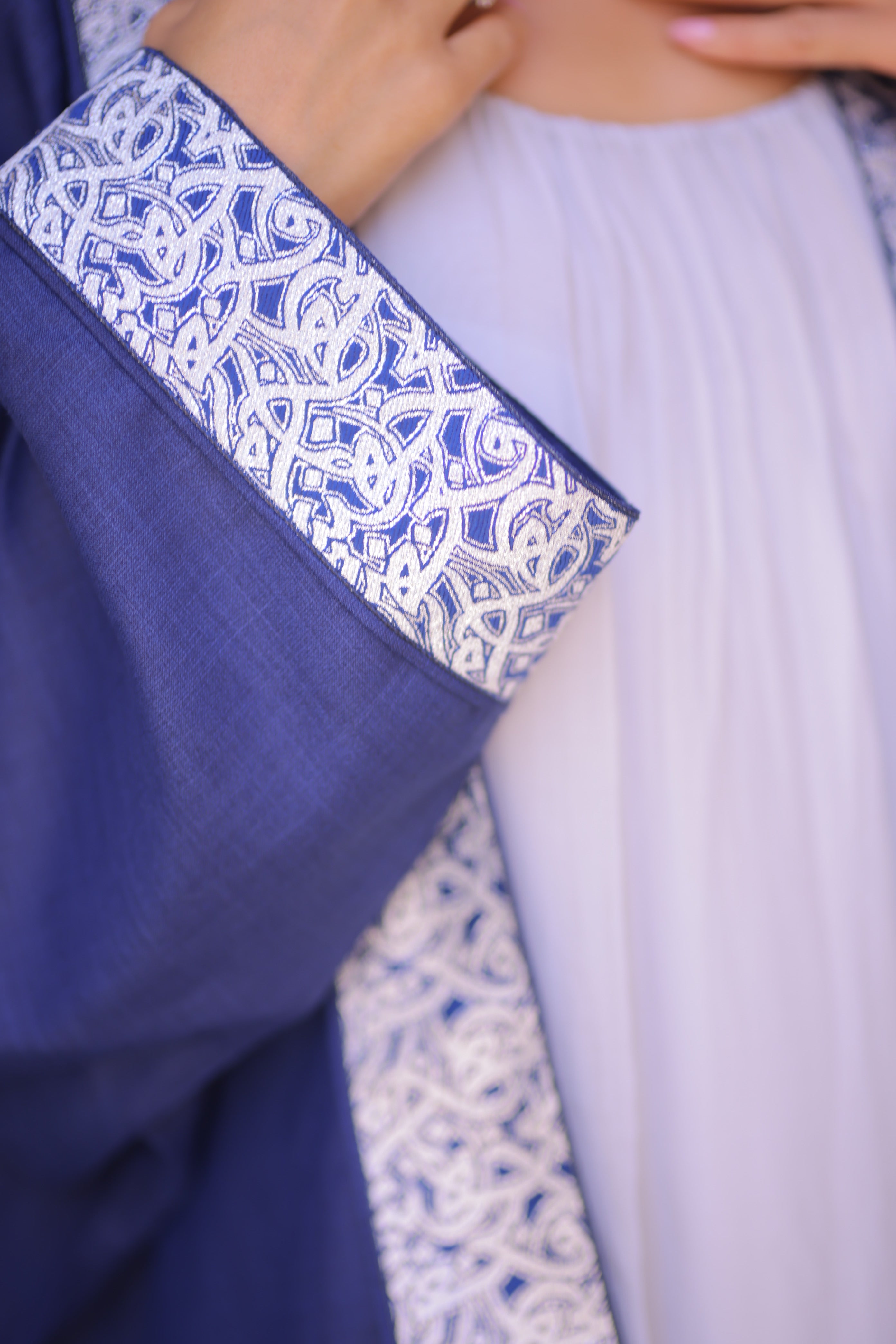 SHAUQ ABAYA| BLUE